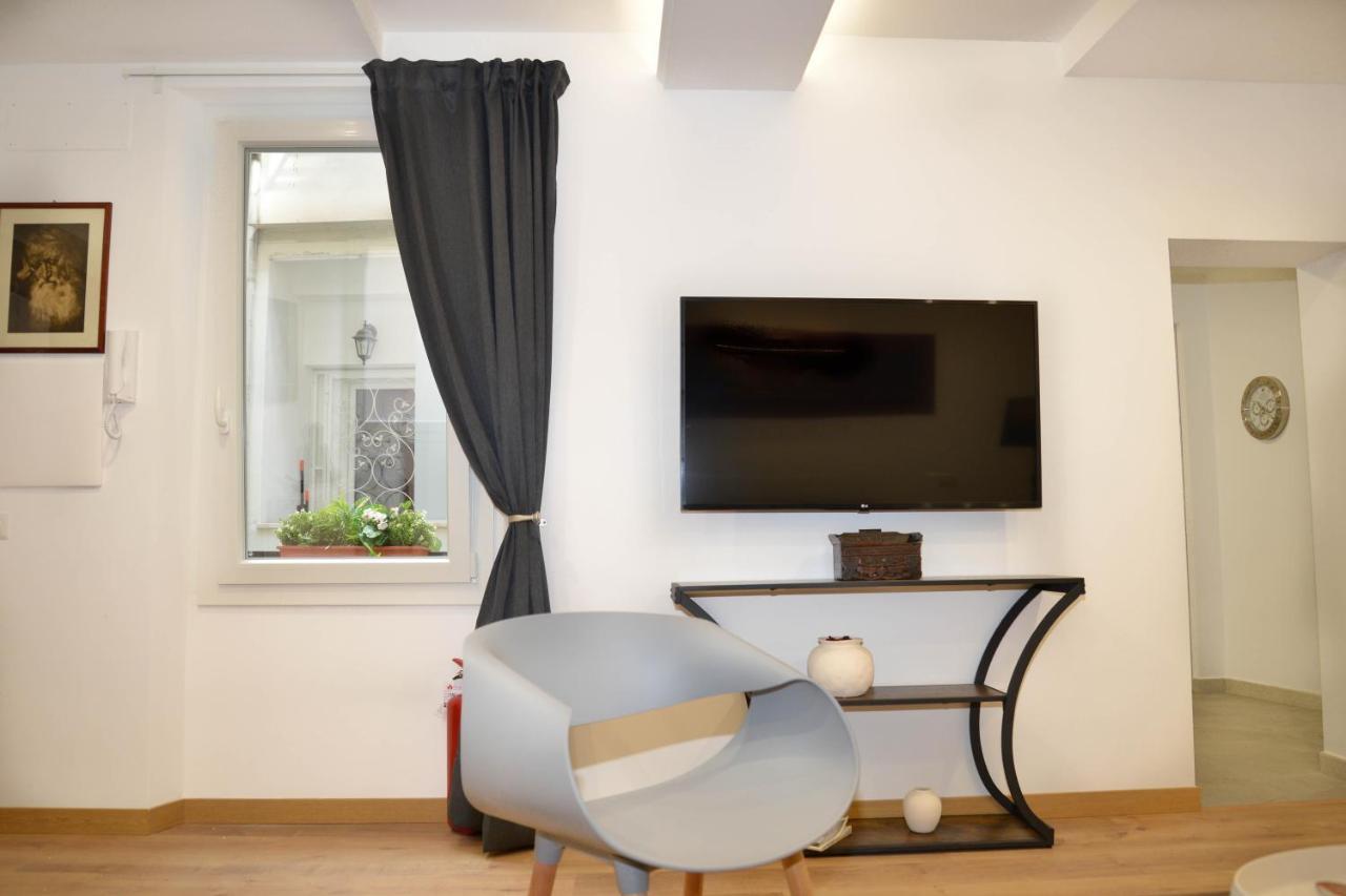 Fidia Palace Claudia'S Apartment Colosseo Rome Exterior photo