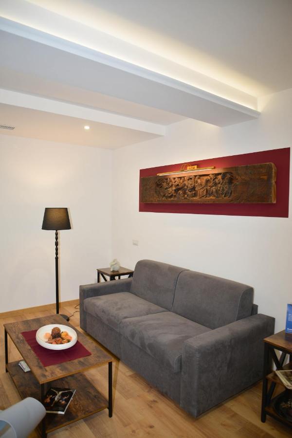 Fidia Palace Claudia'S Apartment Colosseo Rome Exterior photo